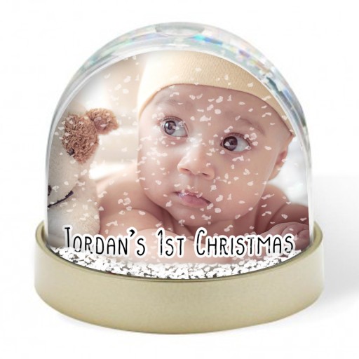 Snow Globe - Babies 1st Christmas Photo 